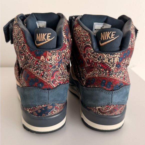 Nike Air Revolution Sky Hi Liberty - Picture 3 of 6